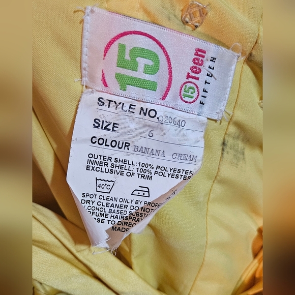 Elegant Yellow Strapless Evening Dress - Picture 3 of 9